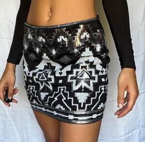 EXPRESS Women's Aztec Sequin Mini Skirt Small Black w/ Gold Silver Stretchy NWT